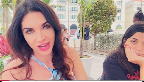 Elisa Schwartz (@elisajordana) • Instagram photos and videos.